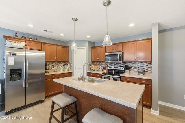 524 Golden Wing Rd, Mt Washington, KY 40047