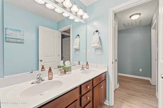 524 Golden Wing Rd, Mt Washington, KY 40047