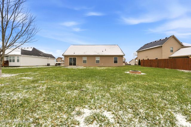 524 Golden Wing Rd, Mt Washington, KY 40047