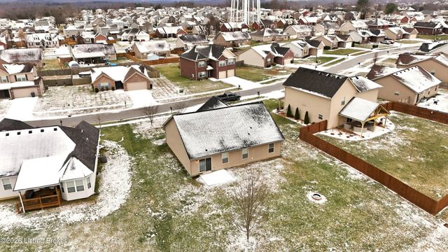 524 Golden Wing Rd, Mt Washington, KY 40047