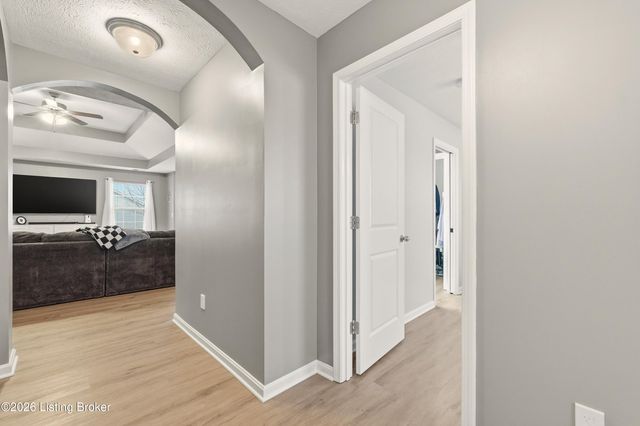 524 Golden Wing Rd, Mt Washington, KY 40047