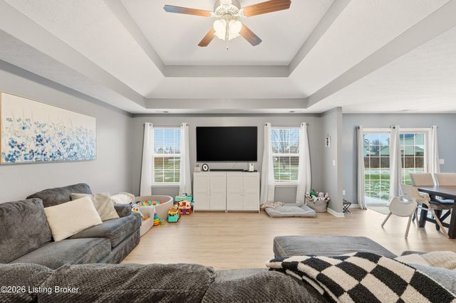 524 Golden Wing Rd, Mt Washington, KY 40047