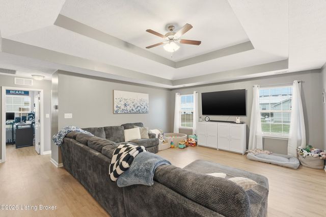 524 Golden Wing Rd, Mt Washington, KY 40047