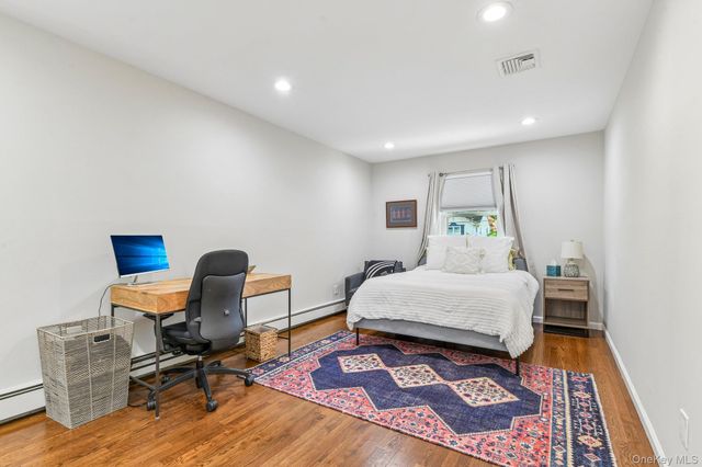3 Walnut Place, Huntington, NY 11743