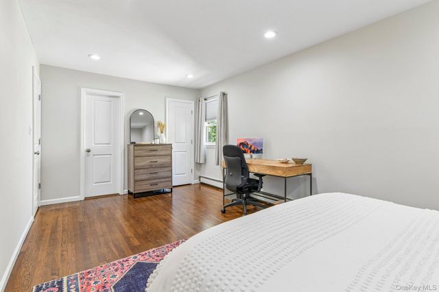3 Walnut Place, Huntington, NY 11743