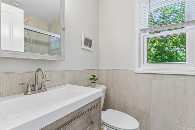 3 Walnut Place, Huntington, NY 11743