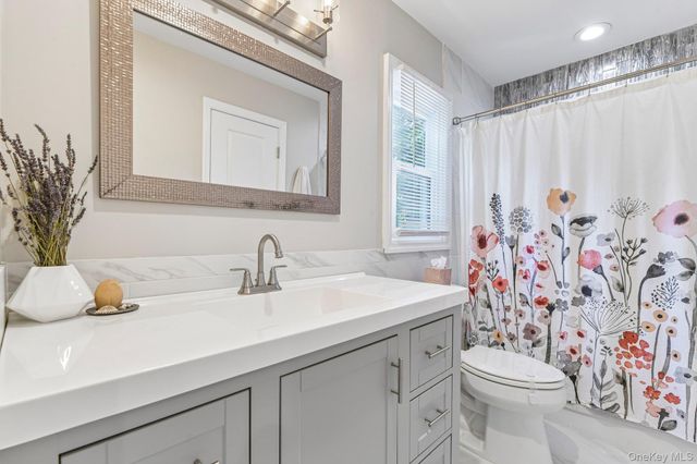 3 Walnut Place, Huntington, NY 11743