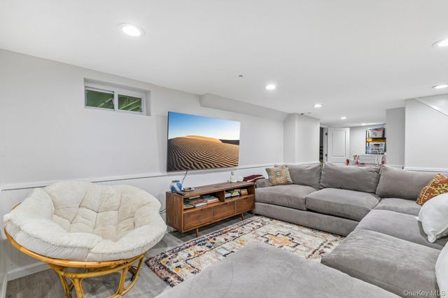 3 Walnut Place, Huntington, NY 11743