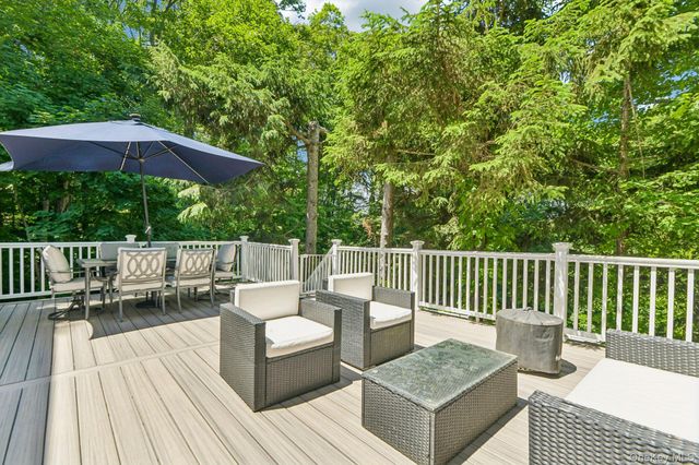 3 Walnut Place, Huntington, NY 11743