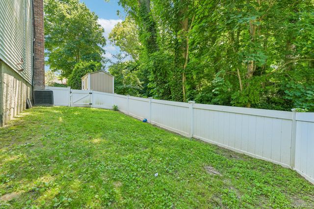3 Walnut Place, Huntington, NY 11743