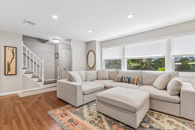 3 Walnut Place, Huntington, NY 11743