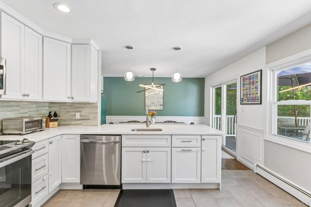 3 Walnut Place, Huntington, NY 11743