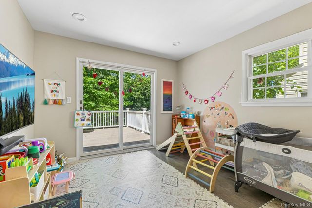3 Walnut Place, Huntington, NY 11743