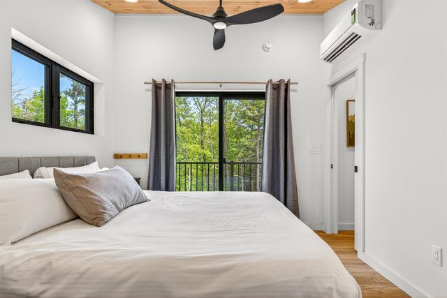 9 Beaver Pond Lane, Jamaica, VT 05343