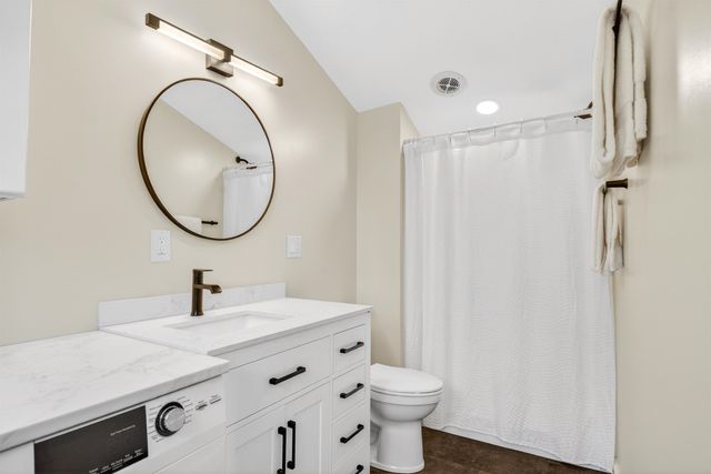 9 Beaver Pond Lane, Jamaica, VT 05343