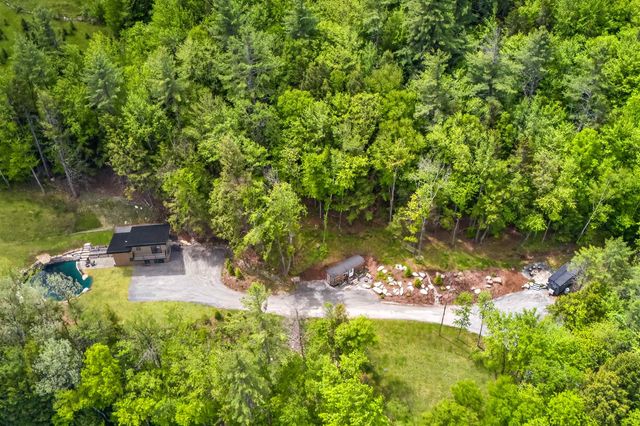 9 Beaver Pond Lane, Jamaica, VT 05343