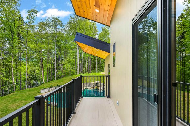 9 Beaver Pond Lane, Jamaica, VT 05343