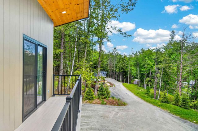 9 Beaver Pond Lane, Jamaica, VT 05343