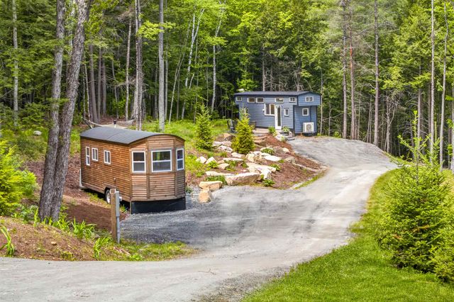 9 Beaver Pond Lane, Jamaica, VT 05343