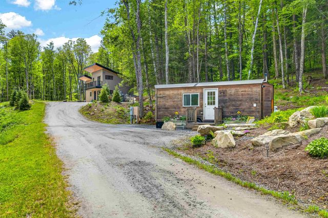 9 Beaver Pond Lane, Jamaica, VT 05343