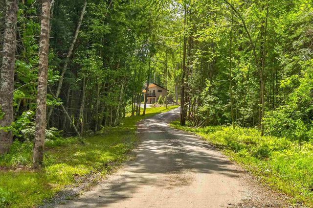 9 Beaver Pond Lane, Jamaica, VT 05343