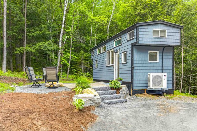 9 Beaver Pond Lane, Jamaica, VT 05343