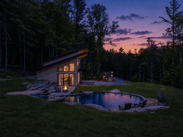 9 Beaver Pond Lane, Jamaica, VT 05343