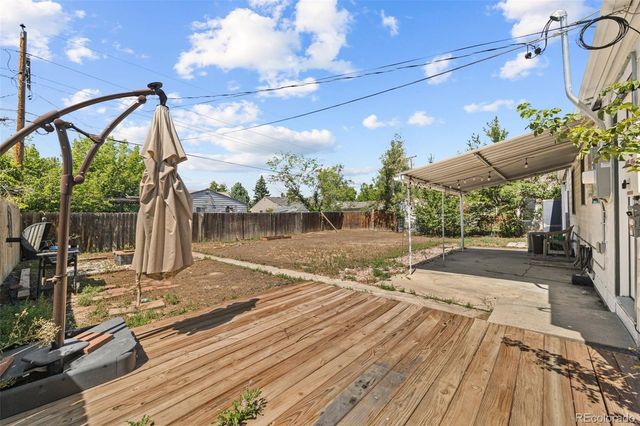 725 Kingston Street, Aurora, CO 80010