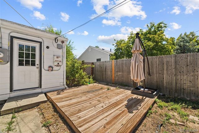 725 Kingston Street, Aurora, CO 80010