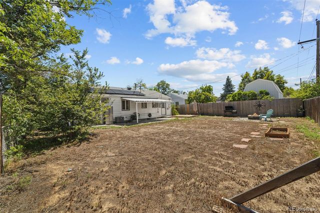 725 Kingston Street, Aurora, CO 80010