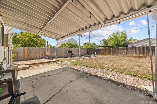 725 Kingston Street, Aurora, CO 80010