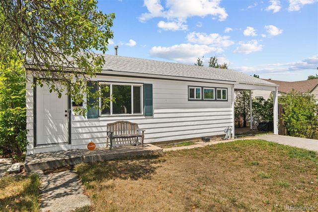 725 Kingston Street, Aurora, CO 80010