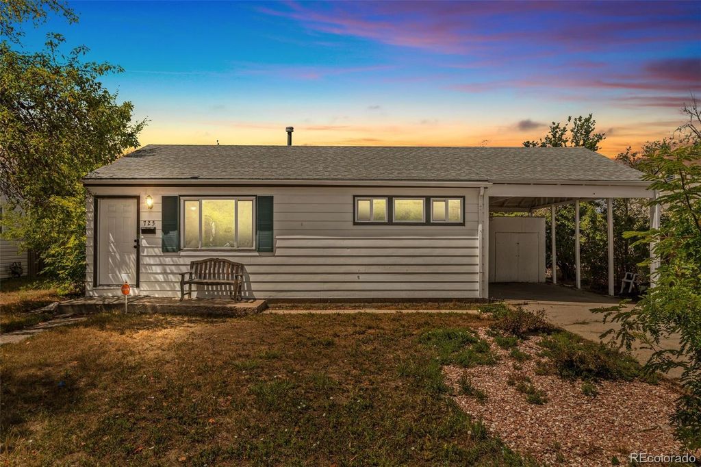 725 Kingston Street, Aurora, CO 80010