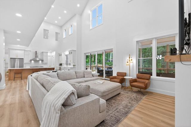 3180 Lee Drive, Buford, GA 30518