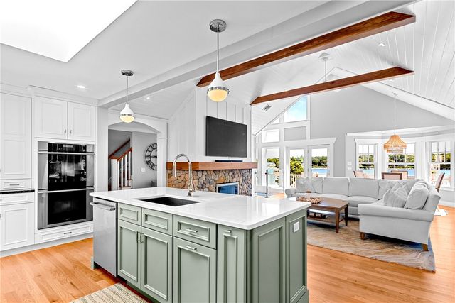 115 Beavertail Road, Jamestown, RI 02835
