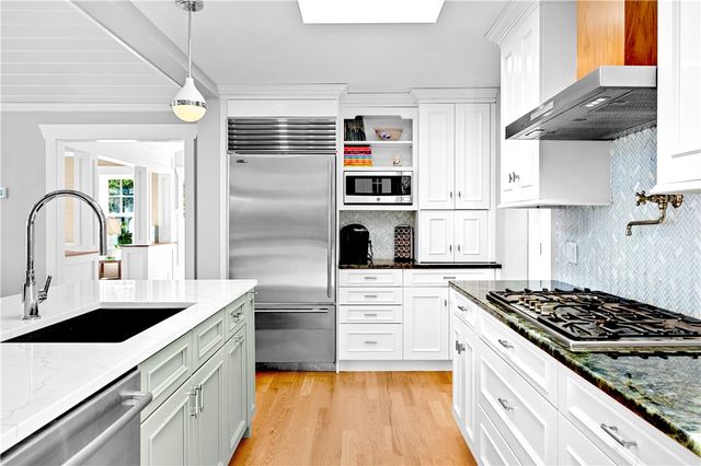 115 Beavertail Road, Jamestown, RI 02835