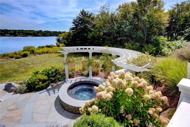 115 Beavertail Road, Jamestown, RI 02835