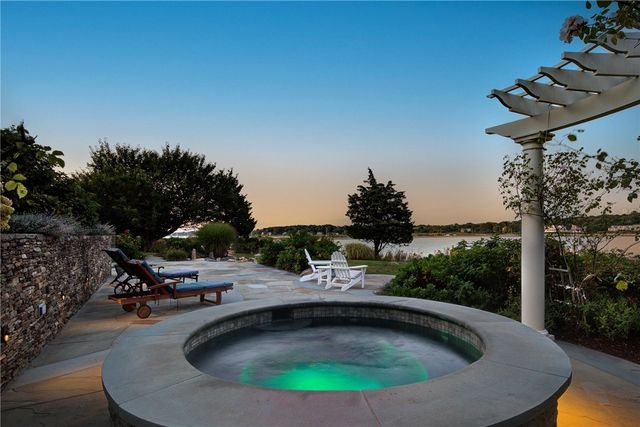 115 Beavertail Road, Jamestown, RI 02835
