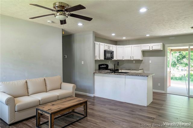 1008 Capitol Hills Drive, Jeffersonville, IN 47130
