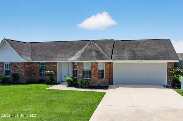 2204 Irma Circle, Ocean Springs, MS 39564