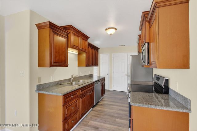 2204 Irma Circle, Ocean Springs, MS 39564