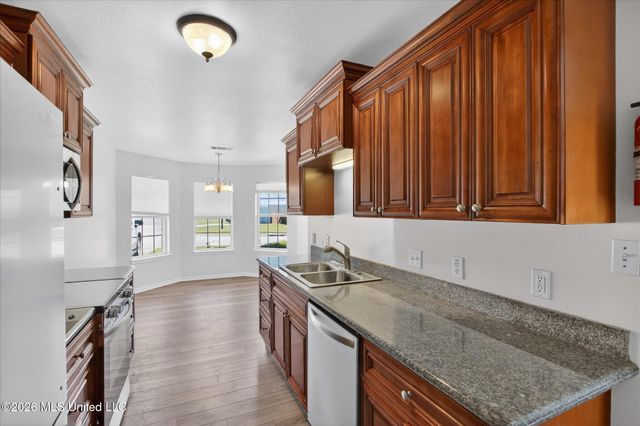 2204 Irma Circle, Ocean Springs, MS 39564