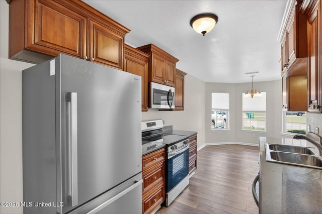 2204 Irma Circle, Ocean Springs, MS 39564