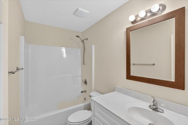 2204 Irma Circle, Ocean Springs, MS 39564