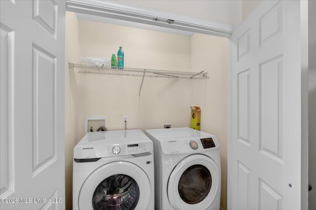 2204 Irma Circle, Ocean Springs, MS 39564