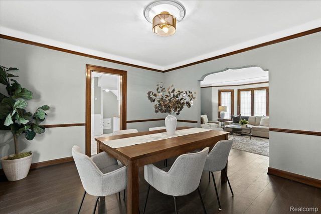 312 MCKINLEY Avenue, Grosse Pointe Farms, MI 48236