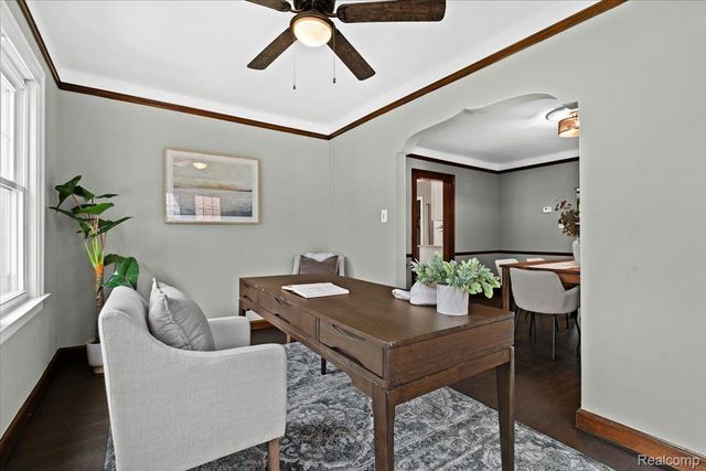 312 MCKINLEY Avenue, Grosse Pointe Farms, MI 48236