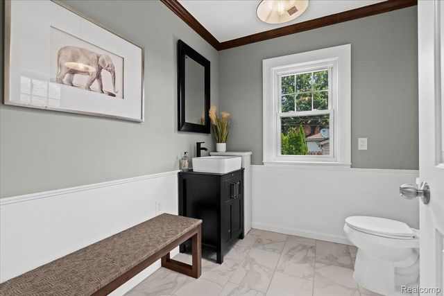 312 MCKINLEY Avenue, Grosse Pointe Farms, MI 48236