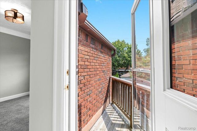 312 MCKINLEY Avenue, Grosse Pointe Farms, MI 48236