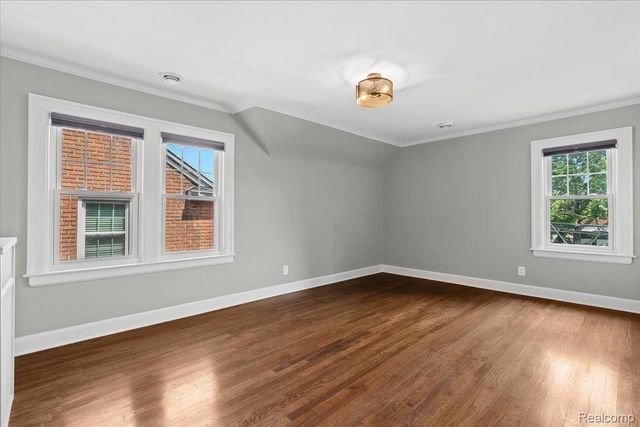 312 MCKINLEY Avenue, Grosse Pointe Farms, MI 48236